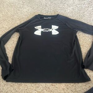 Under Armour, loose fit too large, long sleeve heat gear